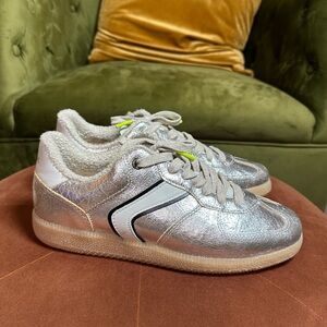 NWT Verbenas Gold Sneakers Women’s Size 40 (9)